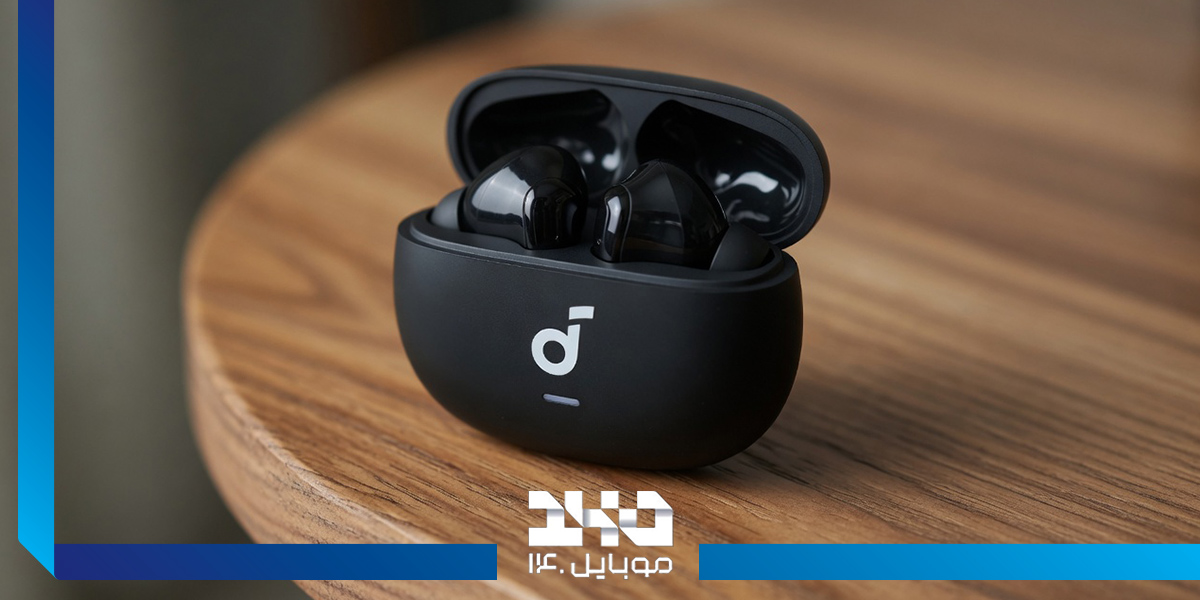 هندزفری بی‌سیم انکر Soundcore مدل (R80i) مشکی روی میز چوبی