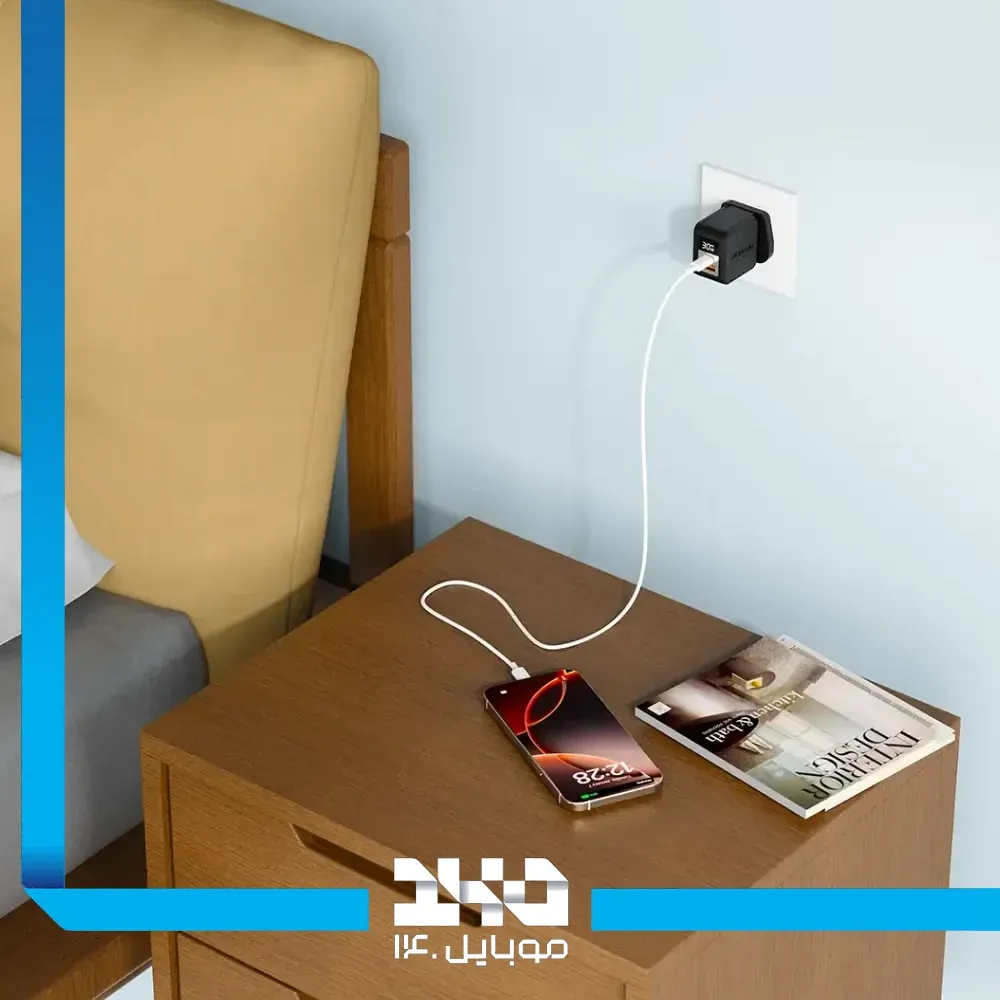 شارژر دیواری 30 وات پرودو مدل Quantum با کابل تایپ سی به لایتنینگ